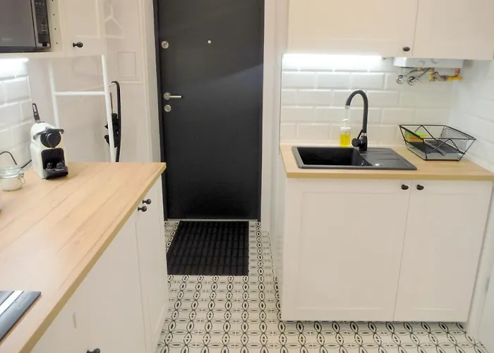 Kato Point Apartment *